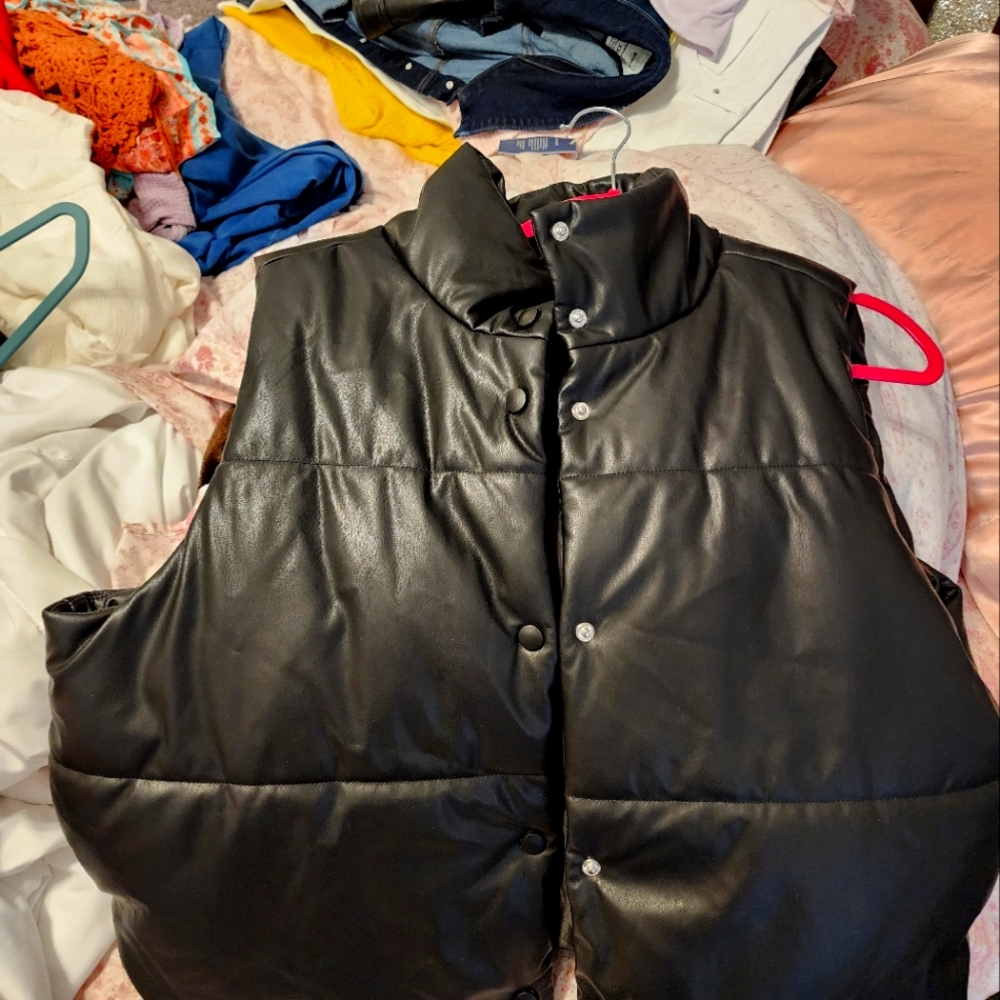 New Boundaries Cropped Puffy Vest